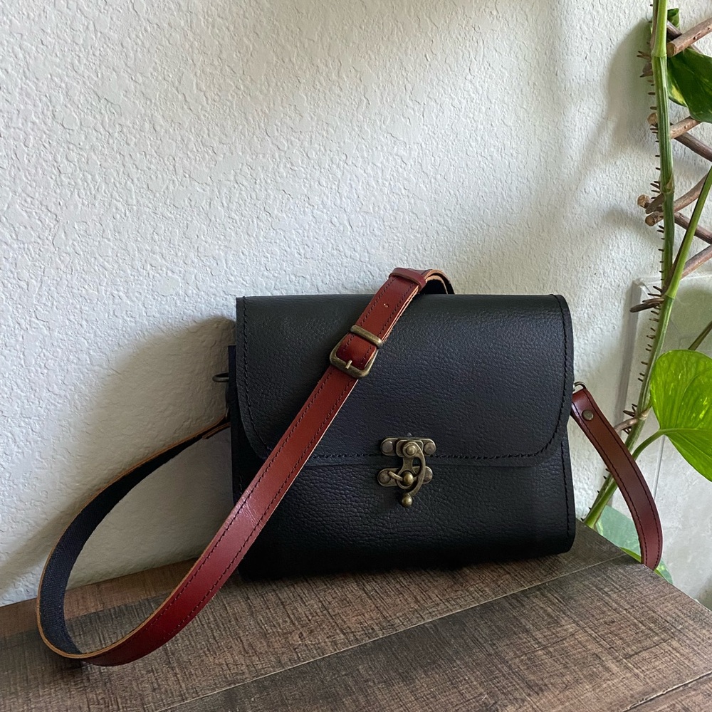 Crossbody purse